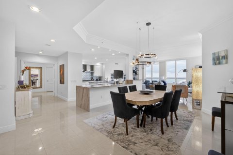 Condo in Riviera Beach, Florida, 3 bedrooms  № 2249615 - photo 9