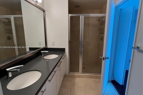Copropriété à louer à Miami, Floride: 2 chambres, 100.24 m2 № 1975295 - photo 7