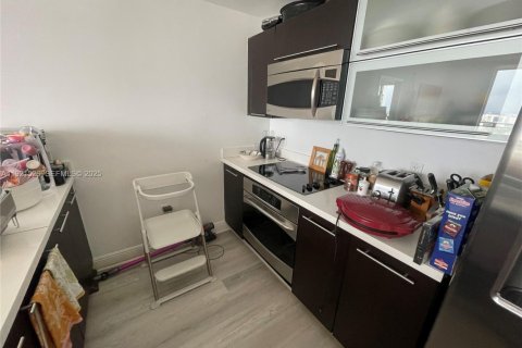 Copropriété à louer à Miami, Floride: 2 chambres, 100.24 m2 № 1975295 - photo 16