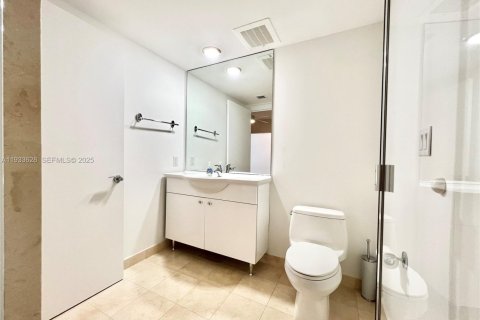 Снять в аренду кондоминиум в Халландейл-Бич, Флорида 3 спальни, 193.05м2, № 1992627 - фото 16