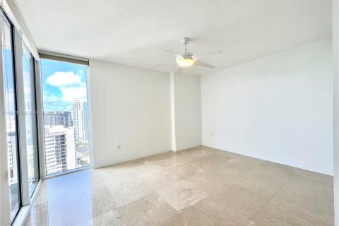 Снять в аренду кондоминиум в Халландейл-Бич, Флорида 3 спальни, 193.05м2, № 1992627 - фото 21