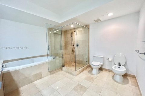 Снять в аренду кондоминиум в Халландейл-Бич, Флорида 3 спальни, 193.05м2, № 1992627 - фото 26