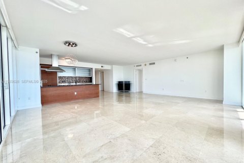 Снять в аренду кондоминиум в Халландейл-Бич, Флорида 3 спальни, 193.05м2, № 1992627 - фото 14