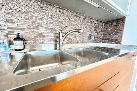 Снять в аренду кондоминиум в Халландейл-Бич, Флорида 3 спальни, 193.05м2, № 1992627 - фото 9