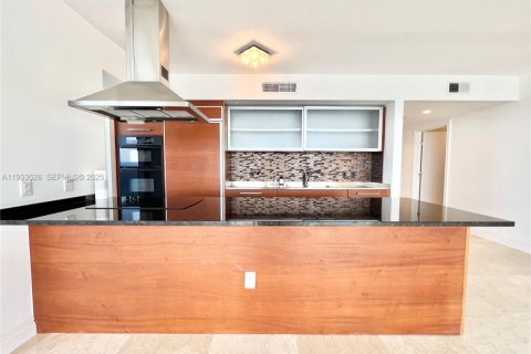 Снять в аренду кондоминиум в Халландейл-Бич, Флорида 3 спальни, 193.05м2, № 1992627 - фото 8