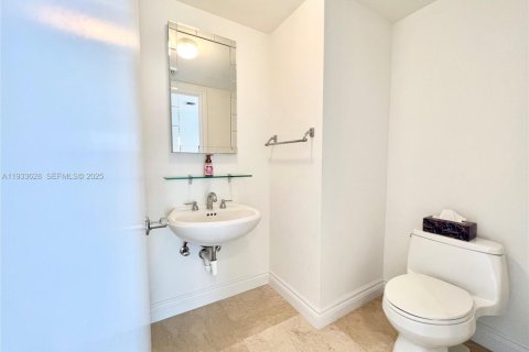 Снять в аренду кондоминиум в Халландейл-Бич, Флорида 3 спальни, 193.05м2, № 1992627 - фото 20