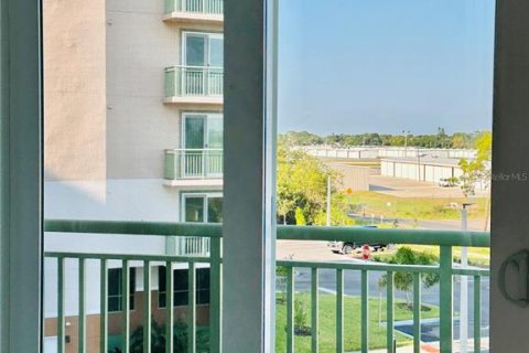 Condo in Merrit Island, Florida, 3 bedrooms  № 1286172 - photo 16
