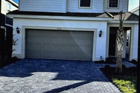 House in Davenport, Florida 6 bedrooms, 295.06 sq.m. № 2329020