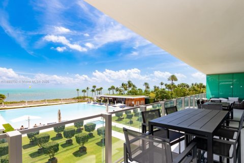 Copropriété à louer à Key Biscayne, Floride: 2 chambres, 169.36 m2 № 1946668 - photo 1