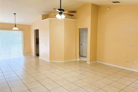House in Ocala, Florida 3 bedrooms, 142.23 sq.m. № 1844519 - photo 3
