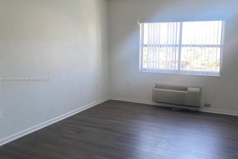 Купить кондоминиум в Санни-Айлс-Бич, Флорида 2 спальни, 101.64м2, № 2037138 - фото 6