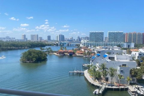 Купить кондоминиум в Санни-Айлс-Бич, Флорида 2 спальни, 101.64м2, № 2037138 - фото 4