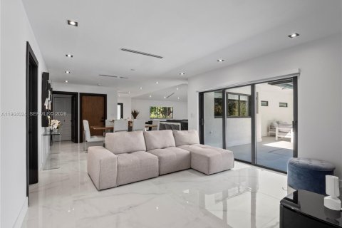 House in Southwest Ranches, Florida 4 bedrooms, 222.13 sq.m. № 2026393 - photo 28