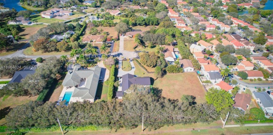 House in Southwest Ranches, Florida 4 bedrooms, 222.13 sq.m. № 2026393