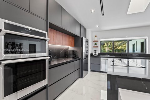 House in Southwest Ranches, Florida 4 bedrooms, 222.13 sq.m. № 2026393 - photo 19