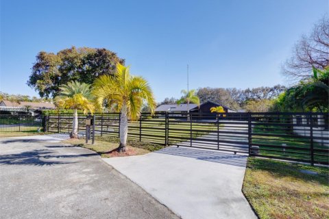 House in Southwest Ranches, Florida 4 bedrooms, 222.13 sq.m. № 2026393 - photo 12