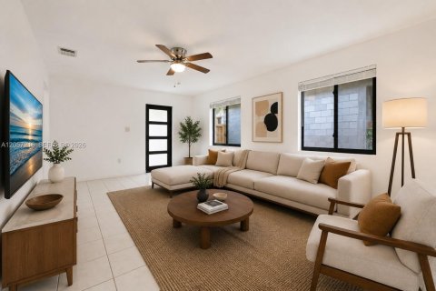 Villa ou maison à louer à Miami, Floride: 3 chambres, 118.45 m2 № 2157049 - photo 4