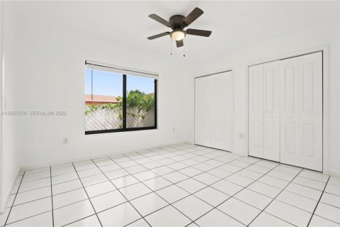 Villa ou maison à louer à Miami, Floride: 3 chambres, 118.45 m2 № 2157049 - photo 11