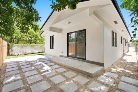 Villa ou maison à louer à Miami, Floride: 3 chambres, 118.45 m2 № 2157049 - photo 16