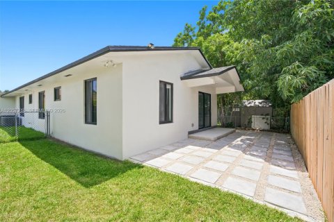 Villa ou maison à louer à Miami, Floride: 3 chambres, 118.45 m2 № 2157049 - photo 17