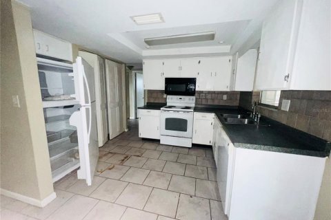 Villa ou maison à vendre à Port Richey, Floride: 3 chambres, 155.52 m2 № 2425763 - photo 6