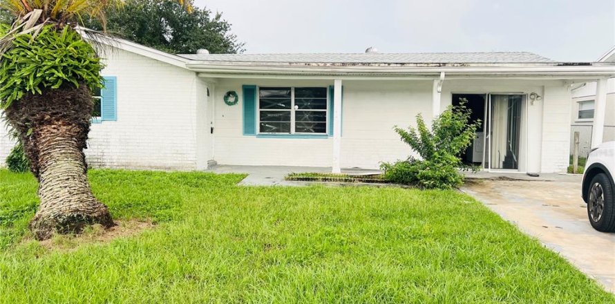 Villa ou maison à Port Richey, Floride 3 chambres, 155.52 m2 № 2425763