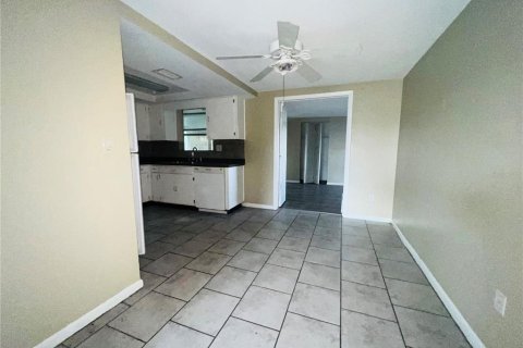 Villa ou maison à vendre à Port Richey, Floride: 3 chambres, 155.52 m2 № 2425763 - photo 4
