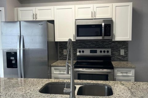 Condominio en alquiler en Palm Beach Gardens, Florida, 1 dormitorio, 75.72 m2 № 1956771 - foto 9