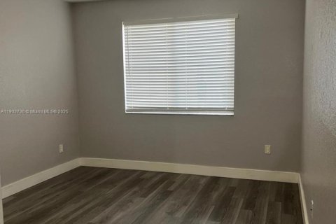 Condominio en alquiler en Palm Beach Gardens, Florida, 1 dormitorio, 75.72 m2 № 1956771 - foto 5