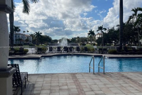 Condominio en alquiler en Palm Beach Gardens, Florida, 1 dormitorio, 75.72 m2 № 1956771 - foto 3