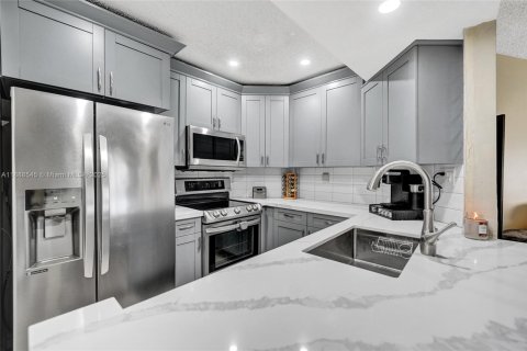Condominio en venta en Plantation, Florida, 2 dormitorios, 96.06 m2 № 1945644 - foto 1