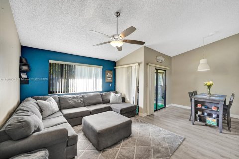 Condominio en venta en Plantation, Florida, 2 dormitorios, 96.06 m2 № 1945644 - foto 15