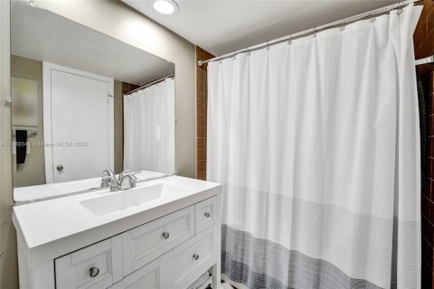 Condominio en venta en Plantation, Florida, 2 dormitorios, 96.06 m2 № 1945644 - foto 28