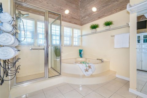 Villa ou maison à vendre à Boca Grande, Floride: 3 chambres, 270.72 m2 № 2419637 - photo 18