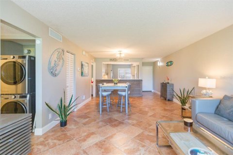 Condominio en venta en Saint Petersburg, Florida, 2 dormitorios, 89.19 m2 № 1916711 - foto 12