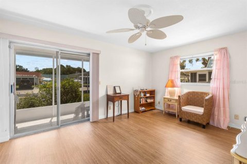 Condo in Sun City Center, Florida, 1 bedroom  № 2123511 - photo 11
