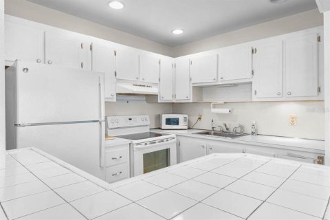 Condo in Sun City Center, Florida, 1 bedroom  № 2123511 - photo 2