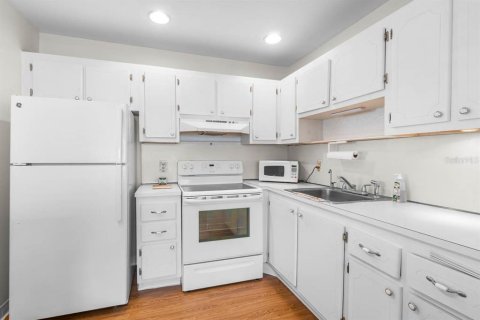 Condo in Sun City Center, Florida, 1 bedroom  № 2123511 - photo 3