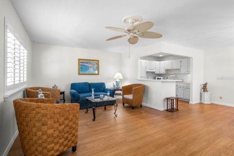 Condo in Sun City Center, Florida, 1 bedroom  № 2123511 - photo 7