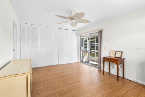 Condo in Sun City Center, Florida, 1 bedroom  № 2123511 - photo 12