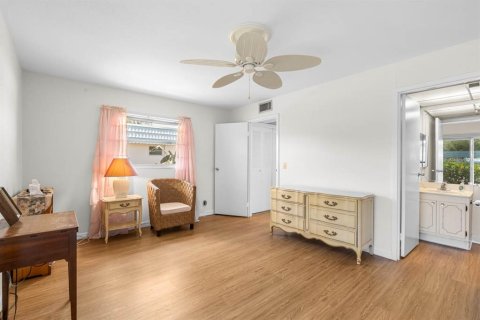 Condo in Sun City Center, Florida, 1 bedroom  № 2123511 - photo 10