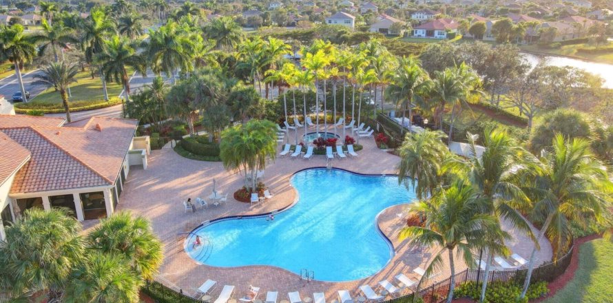 House in Royal Palm Beach, Florida 5 bedrooms, 379.23 sq.m. № 724903