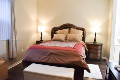 Touwnhouse à vendre à Miami, Floride: 3 chambres, 142.7 m2 № 1814486 - photo 22