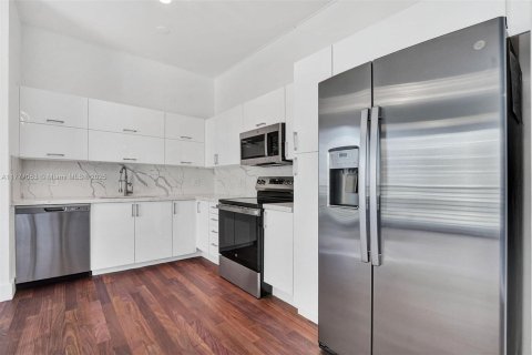Copropriété à vendre à Miami, Floride: 2 chambres, 100.15 m2 № 2043970 - photo 3