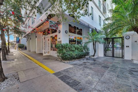 Copropriété à vendre à Miami, Floride: 2 chambres, 100.15 m2 № 2043970 - photo 7