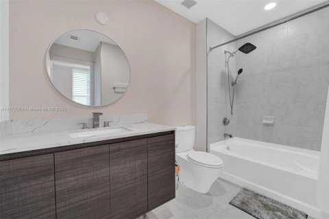 Copropriété à vendre à Miami, Floride: 2 chambres, 100.15 m2 № 2043970 - photo 15