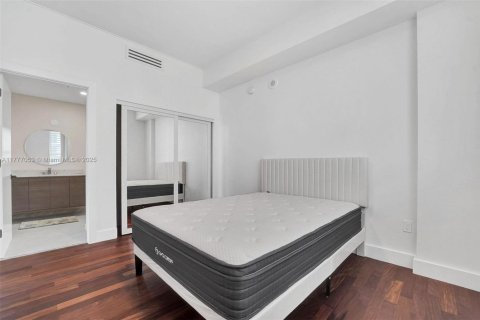 Copropriété à vendre à Miami, Floride: 2 chambres, 100.15 m2 № 2043970 - photo 12