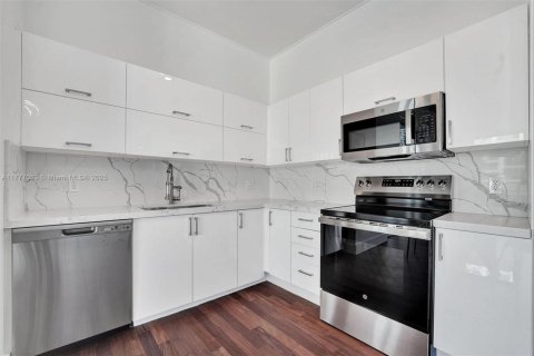 Copropriété à vendre à Miami, Floride: 2 chambres, 100.15 m2 № 2043970 - photo 11