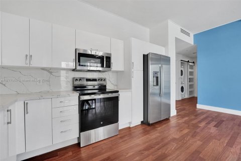 Copropriété à vendre à Miami, Floride: 2 chambres, 100.15 m2 № 2043970 - photo 10