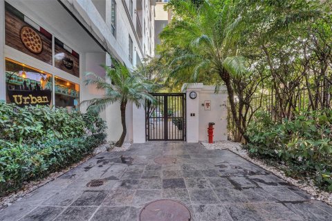 Copropriété à vendre à Miami, Floride: 2 chambres, 100.15 m2 № 2043970 - photo 8